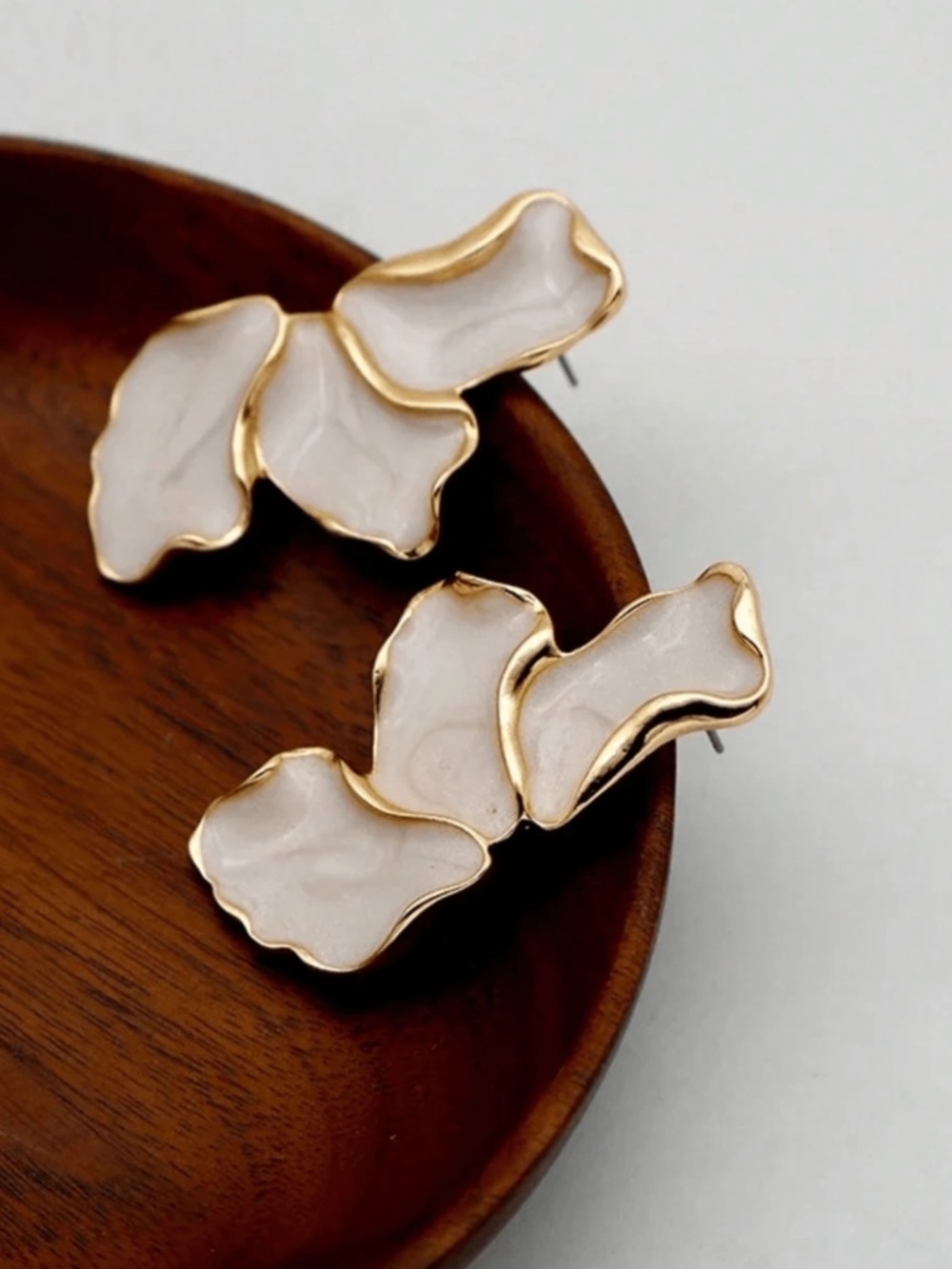 Gold Tone Irregular Shape Stud White Petal Floral Earrings